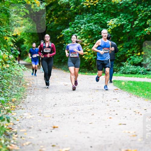 12.10.2025 - Bramfelder Halbmarathon 2025 Dr. Thomas Lammeyer http://msf.ph/oto/9349652 12.10.2025 10:31:34 Laufen 2937, 2873, 2988, 2679 meine-sportfotos.de