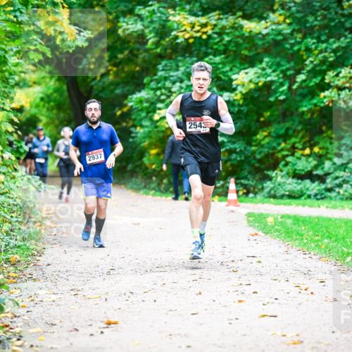 12.10.2025 - Bramfelder Halbmarathon 2025 Dr. Thomas Lammeyer http://msf.ph/oto/9349691 12.10.2025 10:31:40 Laufen 2937, 254 meine-sportfotos.de