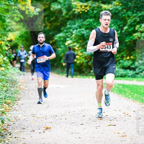 12.10.2025 - Bramfelder Halbmarathon 2025 Dr. Thomas Lammeyer http://msf.ph/oto/9349696 12.10.2025 10:31:41 Laufen 2937, 543, 47 meine-sportfotos.de