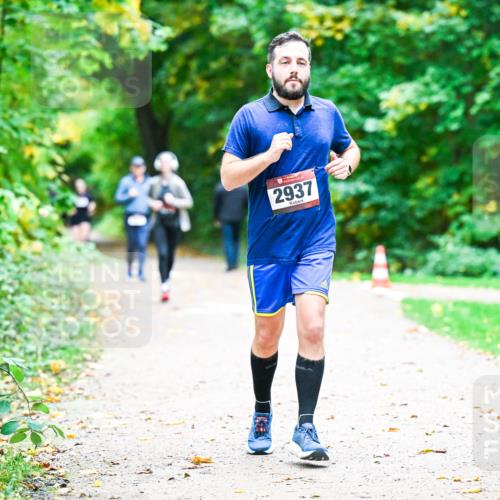 12.10.2025 - Bramfelder Halbmarathon 2025 Dr. Thomas Lammeyer http://msf.ph/oto/9349711 12.10.2025 10:31:44 Laufen 2937 meine-sportfotos.de