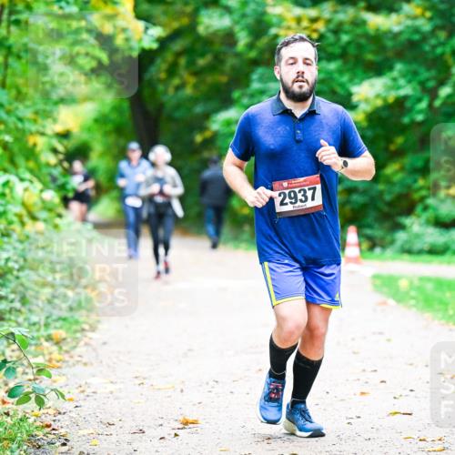12.10.2025 - Bramfelder Halbmarathon 2025 Dr. Thomas Lammeyer http://msf.ph/oto/9349713 12.10.2025 10:31:44 Laufen 2937 meine-sportfotos.de