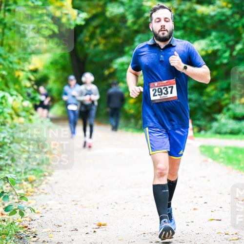 12.10.2025 - Bramfelder Halbmarathon 2025 Dr. Thomas Lammeyer http://msf.ph/oto/9349714 12.10.2025 10:31:44 Laufen 2937 meine-sportfotos.de