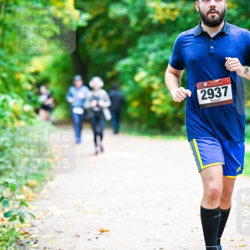 12.10.2025 - Bramfelder Halbmarathon 2025 Dr. Thomas Lammeyer http://msf.ph/oto/9349719 12.10.2025 10:31:45 Laufen 34, 2937 meine-sportfotos.de