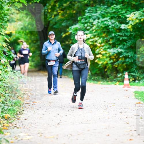 12.10.2025 - Bramfelder Halbmarathon 2025 Dr. Thomas Lammeyer http://msf.ph/oto/9349727 12.10.2025 10:31:47 Laufen 2250 meine-sportfotos.de