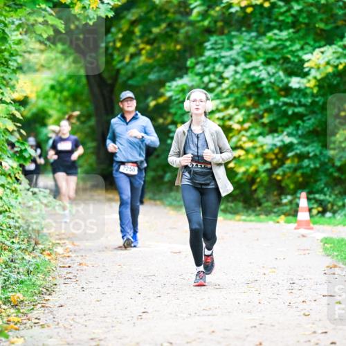 12.10.2025 - Bramfelder Halbmarathon 2025 Dr. Thomas Lammeyer http://msf.ph/oto/9349730 12.10.2025 10:31:48 Laufen 2250, 947 meine-sportfotos.de