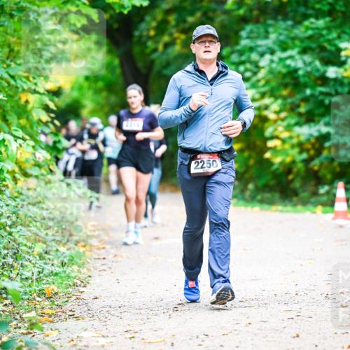 12.10.2025 - Bramfelder Halbmarathon 2025 Dr. Thomas Lammeyer http://msf.ph/oto/9349751 12.10.2025 10:31:52 Laufen 2250 meine-sportfotos.de