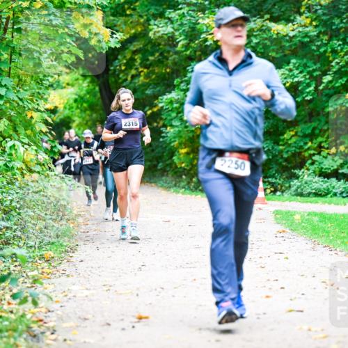 12.10.2025 - Bramfelder Halbmarathon 2025 Dr. Thomas Lammeyer http://msf.ph/oto/9349758 12.10.2025 10:31:54 Laufen 2822, 2315, 2250 meine-sportfotos.de