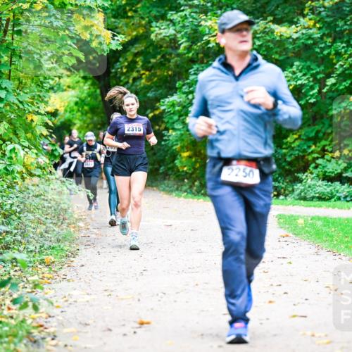 12.10.2025 - Bramfelder Halbmarathon 2025 Dr. Thomas Lammeyer http://msf.ph/oto/9349759 12.10.2025 10:31:54 Laufen 2822, 2959, 2315, 2250 meine-sportfotos.de