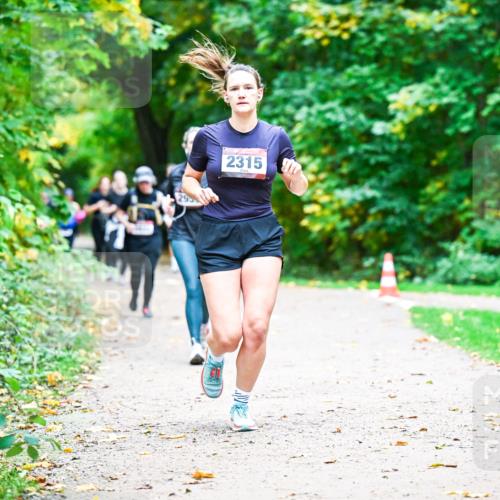 12.10.2025 - Bramfelder Halbmarathon 2025 Dr. Thomas Lammeyer http://msf.ph/oto/9349770 12.10.2025 10:31:57 Laufen 2315 meine-sportfotos.de