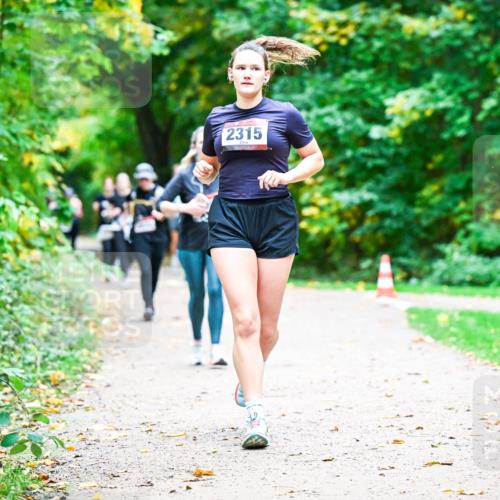 12.10.2025 - Bramfelder Halbmarathon 2025 Dr. Thomas Lammeyer http://msf.ph/oto/9349772 12.10.2025 10:31:57 Laufen 2315 meine-sportfotos.de