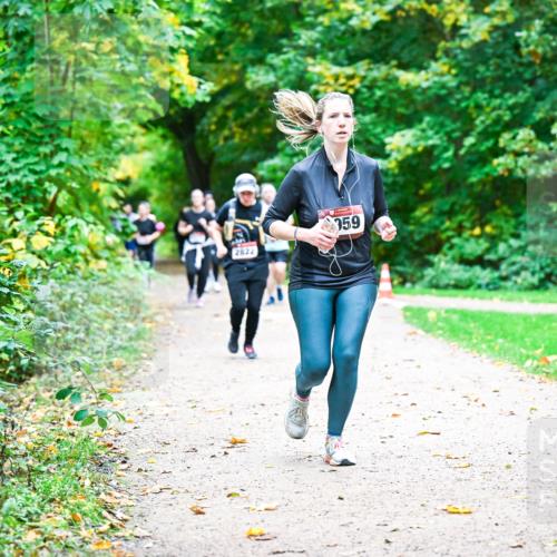 12.10.2025 - Bramfelder Halbmarathon 2025 Dr. Thomas Lammeyer http://msf.ph/oto/9349791 12.10.2025 10:32:00 Laufen 2822, 959 meine-sportfotos.de