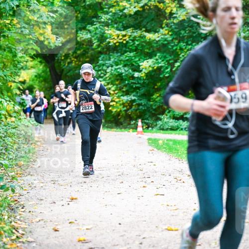 12.10.2025 - Bramfelder Halbmarathon 2025 Dr. Thomas Lammeyer http://msf.ph/oto/9349801 12.10.2025 10:32:02 Laufen 2373, 2822, 059 meine-sportfotos.de