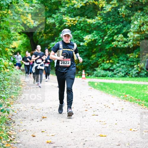 12.10.2025 - Bramfelder Halbmarathon 2025 Dr. Thomas Lammeyer http://msf.ph/oto/9349809 12.10.2025 10:32:03 Laufen 2822 meine-sportfotos.de