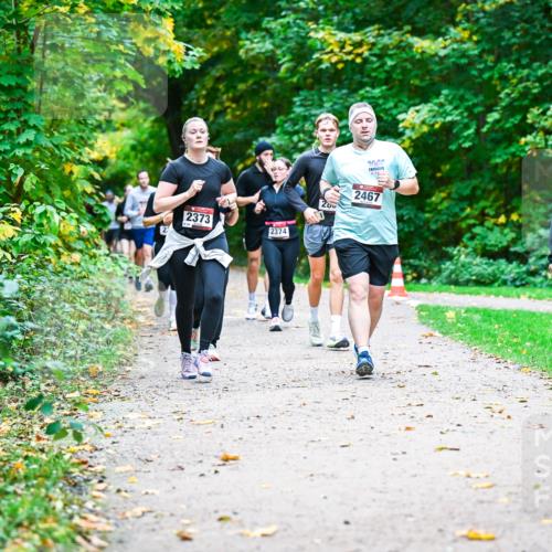 12.10.2025 - Bramfelder Halbmarathon 2025 Dr. Thomas Lammeyer http://msf.ph/oto/9349825 12.10.2025 10:32:06 Laufen 2373, 2374, 200, 2467 meine-sportfotos.de