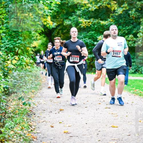 12.10.2025 - Bramfelder Halbmarathon 2025 Dr. Thomas Lammeyer http://msf.ph/oto/9349838 12.10.2025 10:32:08 Laufen 2390, 2305, 2467, 20, 2373 meine-sportfotos.de