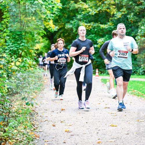 12.10.2025 - Bramfelder Halbmarathon 2025 Dr. Thomas Lammeyer http://msf.ph/oto/9349841 12.10.2025 10:32:08 Laufen 2373, 2305, 2467 meine-sportfotos.de