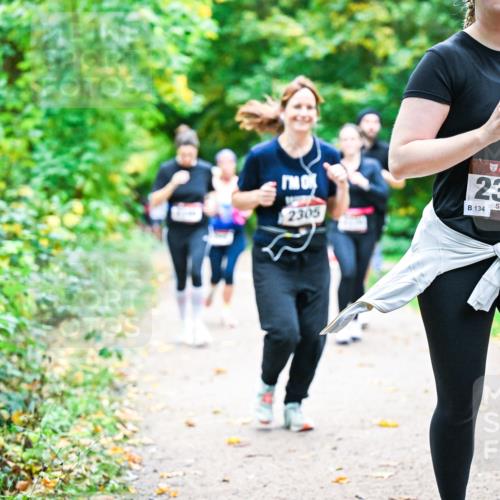 12.10.2025 - Bramfelder Halbmarathon 2025 Dr. Thomas Lammeyer http://msf.ph/oto/9349857 12.10.2025 10:32:10 Laufen 2305, 34, 2373, 134 meine-sportfotos.de