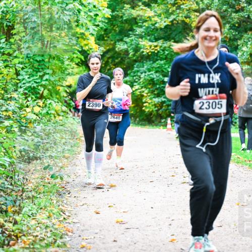 12.10.2025 - Bramfelder Halbmarathon 2025 Dr. Thomas Lammeyer http://msf.ph/oto/9349859 12.10.2025 10:32:11 Laufen 2390, 2648, 2305 meine-sportfotos.de