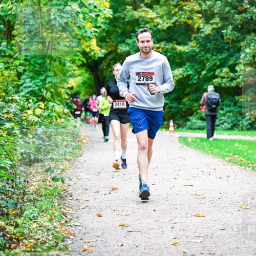 12.10.2025 - Bramfelder Halbmarathon 2025 Dr. Thomas Lammeyer http://msf.ph/oto/9349890 12.10.2025 10:32:17 Laufen 2418, 2789 meine-sportfotos.de