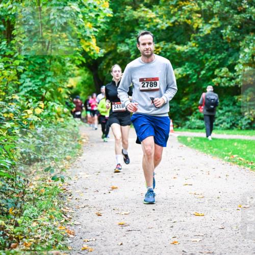 12.10.2025 - Bramfelder Halbmarathon 2025 Dr. Thomas Lammeyer http://msf.ph/oto/9349891 12.10.2025 10:32:17 Laufen 2418, 2789 meine-sportfotos.de