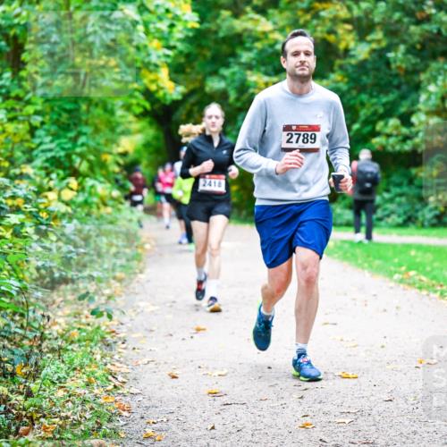 12.10.2025 - Bramfelder Halbmarathon 2025 Dr. Thomas Lammeyer http://msf.ph/oto/9349894 12.10.2025 10:32:17 Laufen 2418, 2789 meine-sportfotos.de