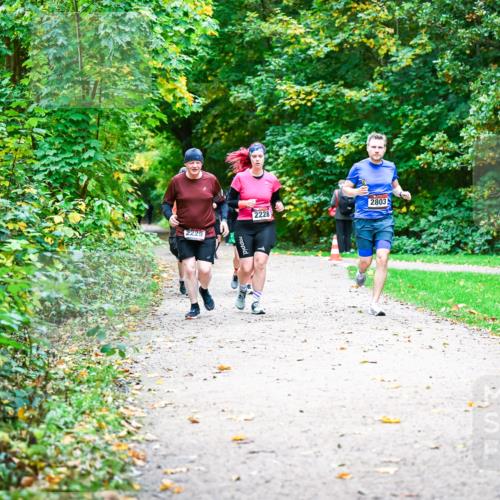 12.10.2025 - Bramfelder Halbmarathon 2025 Dr. Thomas Lammeyer http://msf.ph/oto/9349951 12.10.2025 10:32:26 Laufen 2229, 2228, 2803 meine-sportfotos.de