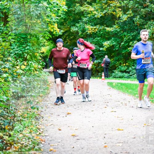 12.10.2025 - Bramfelder Halbmarathon 2025 Dr. Thomas Lammeyer http://msf.ph/oto/9349958 12.10.2025 10:32:27 Laufen 2229, 228, 2228, 2803 meine-sportfotos.de