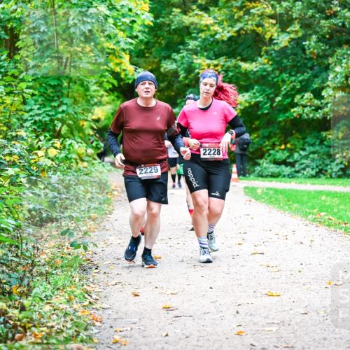 12.10.2025 - Bramfelder Halbmarathon 2025 Dr. Thomas Lammeyer http://msf.ph/oto/9349968 12.10.2025 10:32:29 Laufen 2229, 2228 meine-sportfotos.de