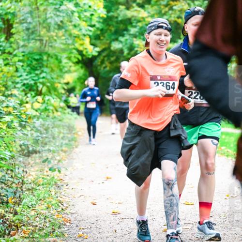 12.10.2025 - Bramfelder Halbmarathon 2025 Dr. Thomas Lammeyer http://msf.ph/oto/9349987 12.10.2025 10:32:32 Laufen 2364, 22 meine-sportfotos.de