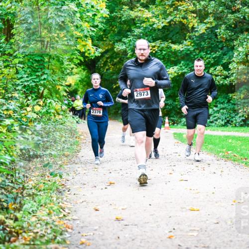 12.10.2025 - Bramfelder Halbmarathon 2025 Dr. Thomas Lammeyer http://msf.ph/oto/9349999 12.10.2025 10:32:34 Laufen 2376, 2973 meine-sportfotos.de