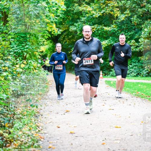 12.10.2025 - Bramfelder Halbmarathon 2025 Dr. Thomas Lammeyer http://msf.ph/oto/9350000 12.10.2025 10:32:34 Laufen 2376, 2973 meine-sportfotos.de