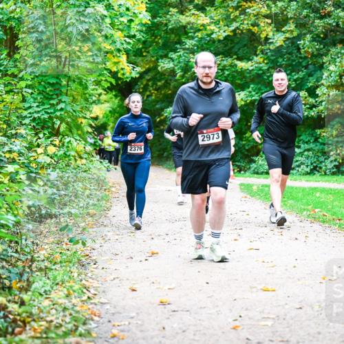 12.10.2025 - Bramfelder Halbmarathon 2025 Dr. Thomas Lammeyer http://msf.ph/oto/9350001 12.10.2025 10:32:34 Laufen 2973, 2376 meine-sportfotos.de