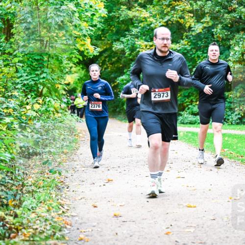 12.10.2025 - Bramfelder Halbmarathon 2025 Dr. Thomas Lammeyer http://msf.ph/oto/9350004 12.10.2025 10:32:34 Laufen 2376, 236, 2973 meine-sportfotos.de