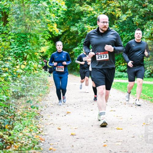 12.10.2025 - Bramfelder Halbmarathon 2025 Dr. Thomas Lammeyer http://msf.ph/oto/9350005 12.10.2025 10:32:35 Laufen 2376, 236, 2973 meine-sportfotos.de