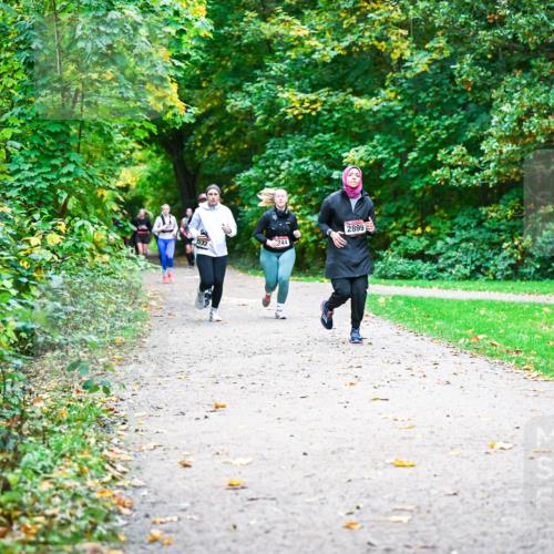 12.10.2025 - Bramfelder Halbmarathon 2025 Dr. Thomas Lammeyer http://msf.ph/oto/9350075 12.10.2025 10:32:50 Laufen 332, 2899, 244 meine-sportfotos.de