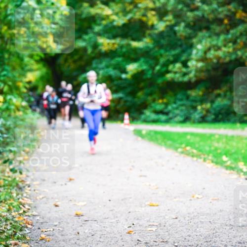 12.10.2025 - Bramfelder Halbmarathon 2025 Dr. Thomas Lammeyer http://msf.ph/oto/9350117 12.10.2025 10:32:58 Laufen 18 meine-sportfotos.de