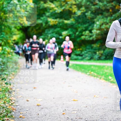 12.10.2025 - Bramfelder Halbmarathon 2025 Dr. Thomas Lammeyer http://msf.ph/oto/9350140 12.10.2025 10:33:02 Laufen 06 meine-sportfotos.de