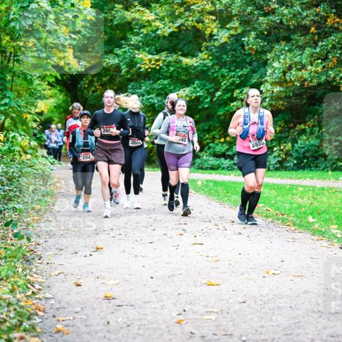 12.10.2025 - Bramfelder Halbmarathon 2025 Dr. Thomas Lammeyer http://msf.ph/oto/9350148 12.10.2025 10:33:04 Laufen 204, 26, 2804, 40, 2855 meine-sportfotos.de