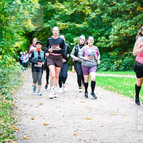 12.10.2025 - Bramfelder Halbmarathon 2025 Dr. Thomas Lammeyer http://msf.ph/oto/9350157 12.10.2025 10:33:05 Laufen 269, 28, 440, 204, 2855 meine-sportfotos.de
