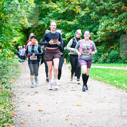 12.10.2025 - Bramfelder Halbmarathon 2025 Dr. Thomas Lammeyer http://msf.ph/oto/9350159 12.10.2025 10:33:06 Laufen 2204, 694, 2440, 2855 meine-sportfotos.de