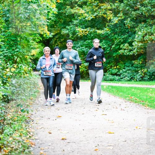 12.10.2025 - Bramfelder Halbmarathon 2025 Dr. Thomas Lammeyer http://msf.ph/oto/9350196 12.10.2025 10:33:14 Laufen 2273, 2345, 475, 2346 meine-sportfotos.de