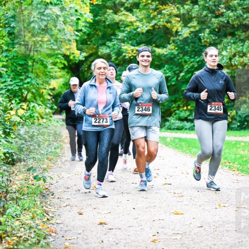 12.10.2025 - Bramfelder Halbmarathon 2025 Dr. Thomas Lammeyer http://msf.ph/oto/9350207 12.10.2025 10:33:16 Laufen 2273, 2346, 2345 meine-sportfotos.de