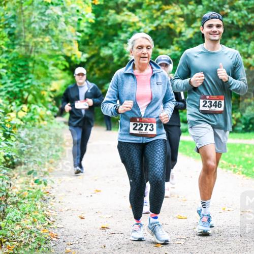 12.10.2025 - Bramfelder Halbmarathon 2025 Dr. Thomas Lammeyer http://msf.ph/oto/9350216 12.10.2025 10:33:17 Laufen 2273, 20, 2346, 2345 meine-sportfotos.de