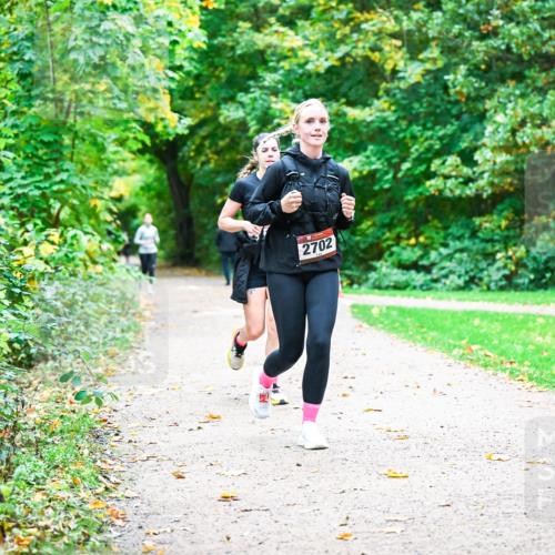 12.10.2025 - Bramfelder Halbmarathon 2025 Dr. Thomas Lammeyer http://msf.ph/oto/9350255 12.10.2025 10:33:25 Laufen 2702 meine-sportfotos.de