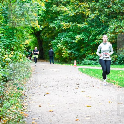 12.10.2025 - Bramfelder Halbmarathon 2025 Dr. Thomas Lammeyer http://msf.ph/oto/9350282 12.10.2025 10:33:35 Laufen 2921 meine-sportfotos.de
