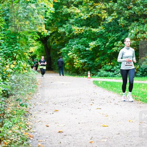 12.10.2025 - Bramfelder Halbmarathon 2025 Dr. Thomas Lammeyer http://msf.ph/oto/9350283 12.10.2025 10:33:35 Laufen 2921 meine-sportfotos.de
