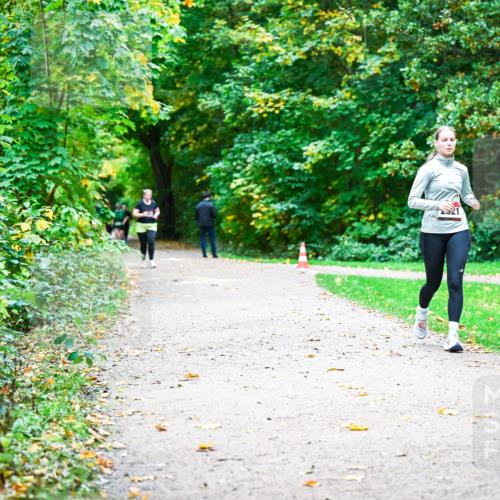 12.10.2025 - Bramfelder Halbmarathon 2025 Dr. Thomas Lammeyer http://msf.ph/oto/9350284 12.10.2025 10:33:35 Laufen 2521 meine-sportfotos.de