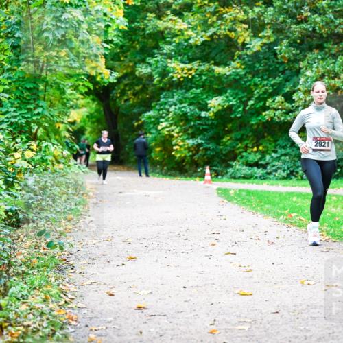 12.10.2025 - Bramfelder Halbmarathon 2025 Dr. Thomas Lammeyer http://msf.ph/oto/9350286 12.10.2025 10:33:35 Laufen 2921 meine-sportfotos.de