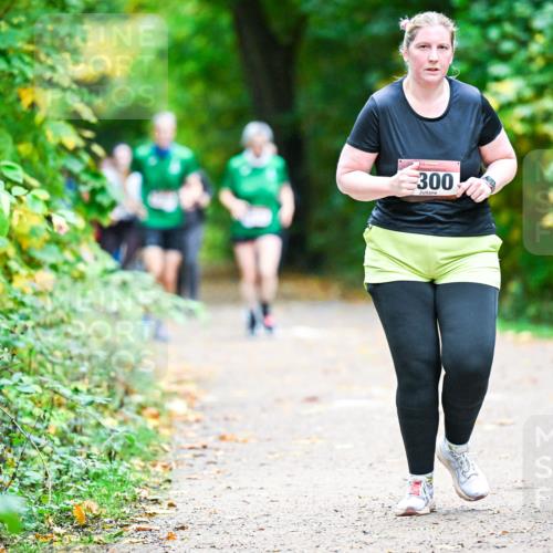 12.10.2025 - Bramfelder Halbmarathon 2025 Dr. Thomas Lammeyer http://msf.ph/oto/9350300 12.10.2025 10:33:42 Laufen 300 meine-sportfotos.de