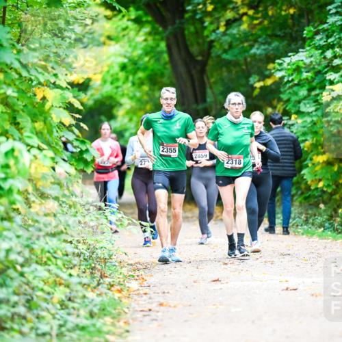12.10.2025 - Bramfelder Halbmarathon 2025 Dr. Thomas Lammeyer http://msf.ph/oto/9350312 12.10.2025 10:33:45 Laufen 27, 2355, 2859, 2318 meine-sportfotos.de
